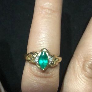 Ring Emerald Marquee